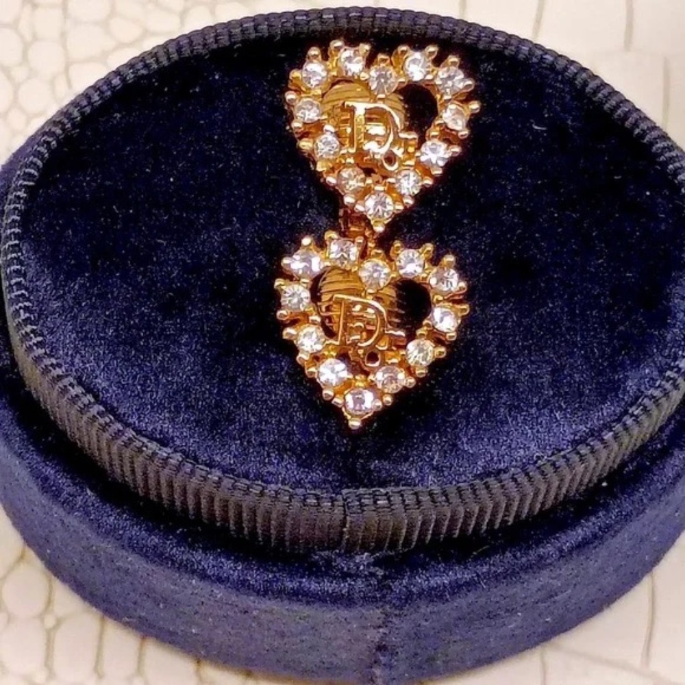 💋Christian DIOR Heart Shape Dior Logo Rhinestone Clip on - Picture 1 of 7